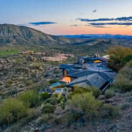 Tak wygląda dom na sprzedaż Stevena Seagala! Jego cena zwala z nóg!