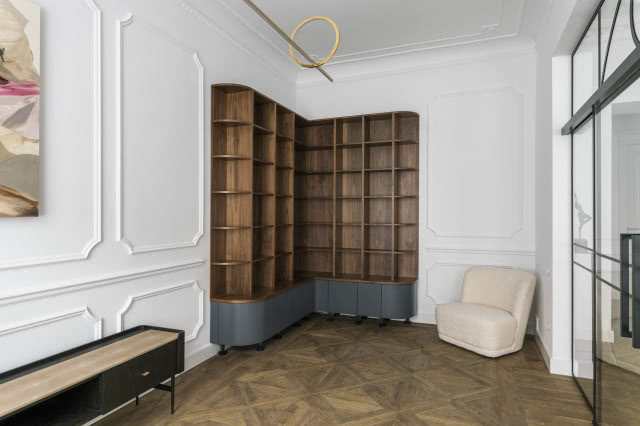 Nowoczesna biblioteczka narożna