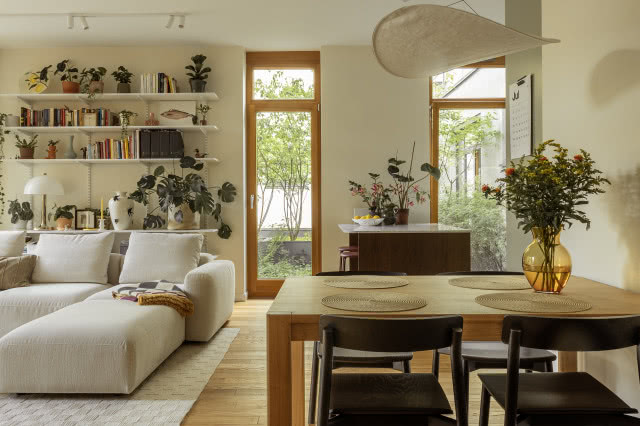 ciepłe mieszkanie w odcieniach beżu