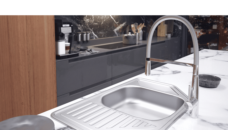 Baterie kuchenne z praktycznymi rozwiązaniami