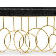 Komoda Symphony, Boca de Lobo