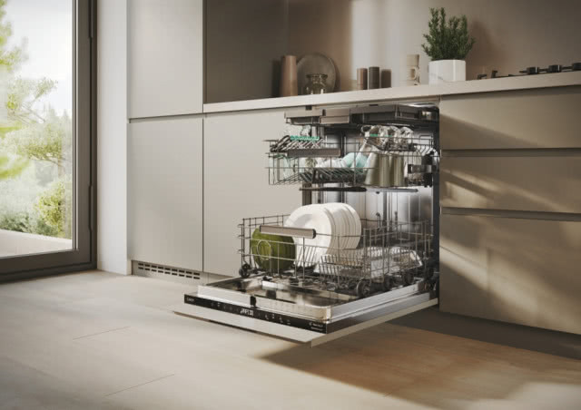 zmywarka, talerze, kubki, sztućce, 