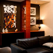 Ciepłe i chodne barwy ziemi tworzą spójną i...