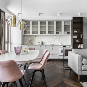 Trendy podłogowe - bielone deski, a może parkiet w jodełkę?