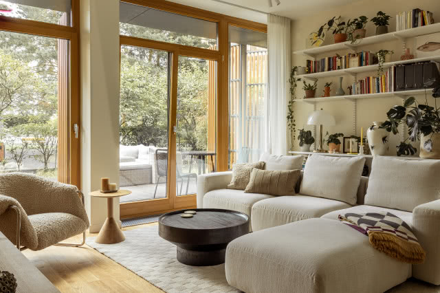 ciepłe mieszkanie w odcieniach beżu