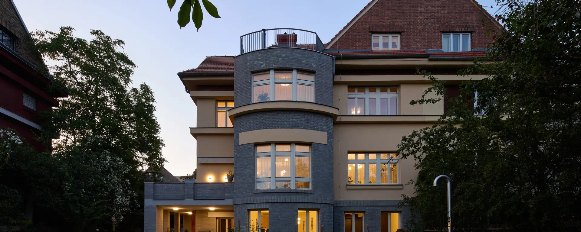 Ten praski dom połączył stare z nowym. Ocalono go z ruin