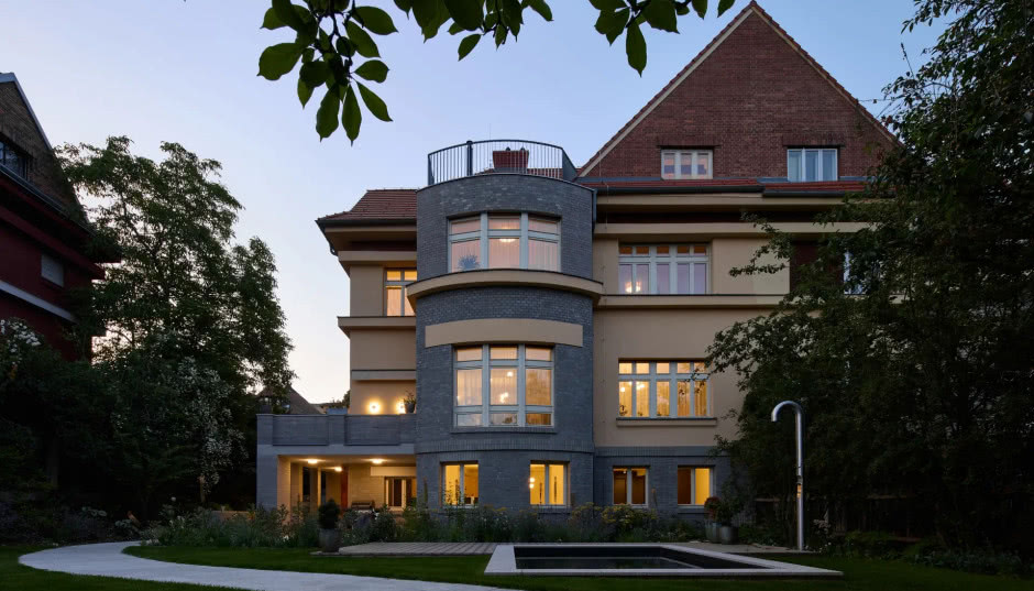 Ten praski dom połączył stare z nowym. Ocalono go z ruin