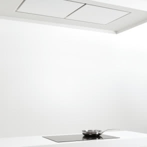 okap sufitowy, białe ściany, 