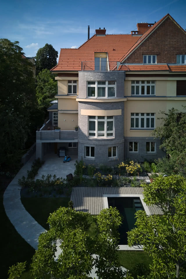 dom widziany lotu ptaka