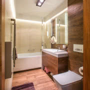 Ciepłe i chodne barwy ziemi tworzą spójną i...