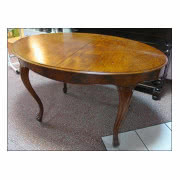 Stół orzechowy z II połowy XIX w.