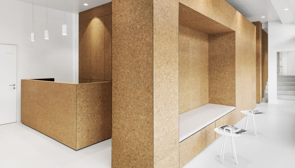 Korek na ścianę - czy może zdobić industrialne wnętrze?