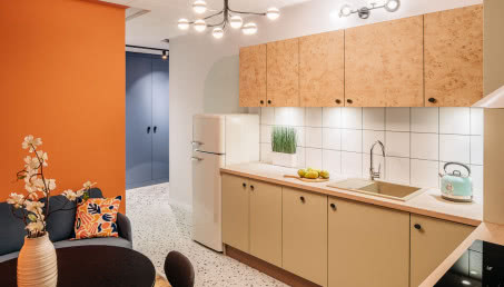 Kolorowe mieszkanie dla studentów w Krakowie. Małe, ale efektowne!