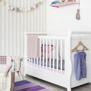 Biurko w formie dawnej szkolnej ławki