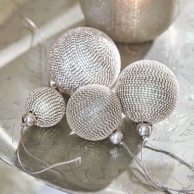 srebrne bombki 