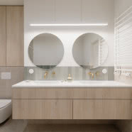 Stumetrowy bliźniak dla rodziny 2+2! Pełno tu drewna, bieli i zieleni!