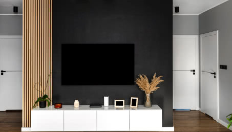 Lamele czy wykończenia gładkie? Wady i zalety obu rozwiązań na ściany