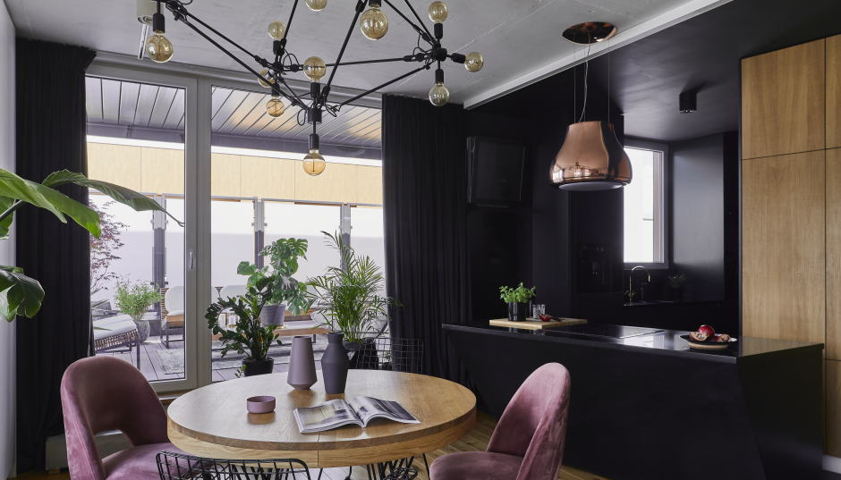 Industrialne mieszkanie na Wilanowie. Ma 54-metrowy taras!