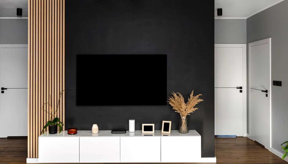 Lamele czy wykończenia gładkie? Wady i zalety obu rozwiązań na ściany