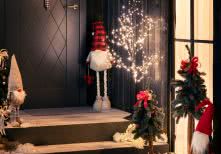Magiczne wejście do domu - świąteczne dekoracje, które zachwycą gości 