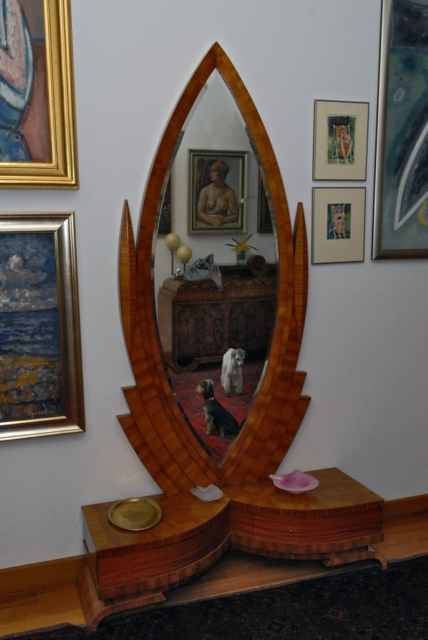 Toaletka w stylu art deco