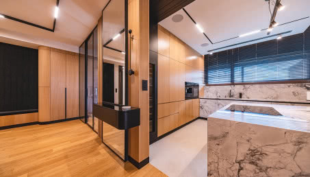 Nowoczesny apartament przy Łazienkach Królewskich. Urządzono go w minimalistycznym stylu!