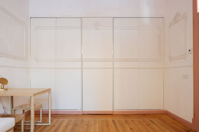 szafa, za którą kryje się kuchnia