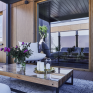 Industrialne mieszkanie na Wilanowie. Ma 54-metrowy taras!