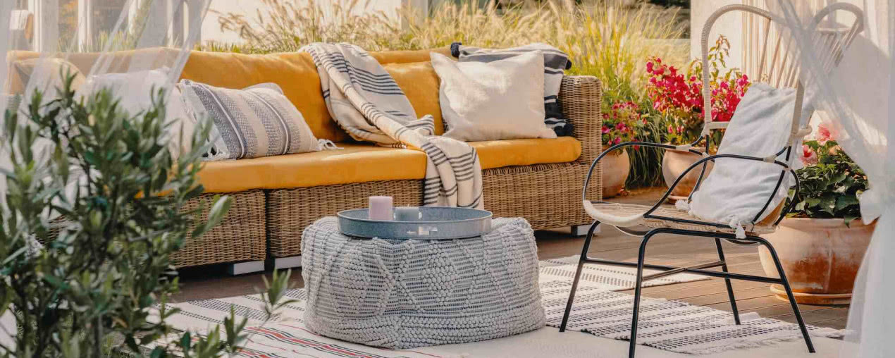 Co położyć na balkon? Jaka podłoga na balkonie się sprawdzi? 10 pomysłów