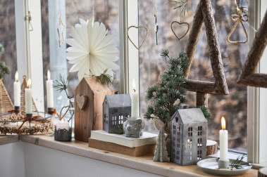 Najładniejsze dekoracje świąteczne w stylu skandynawskim: kozły, skrzaty i papierowe gwiazdy. Zainspiruj się! 