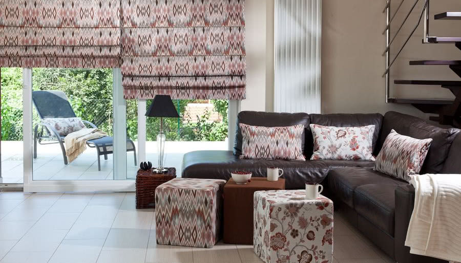 Dekoracja okien - rolety zwykłe i rzymskie