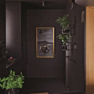 Industrialne mieszkanie na Wilanowie. Ma 54-metrowy taras!