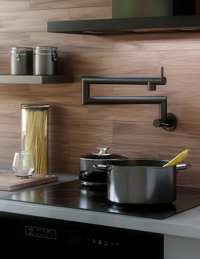 Pot filler Duero to praktyczne i designerskie rozwiązanie do każdej kuchni, płyta grzewcza, garnki, makaron, pojemniki z przyprawami i produktami spożywczymi, półki, czarny okap, drewnopodobne płytki na ścianie