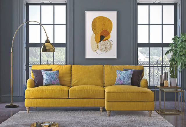 Sofa w kolorze żółtym