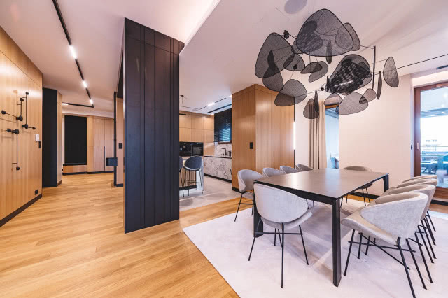 nowoczesne mieszkanie w fornirze drewnianym