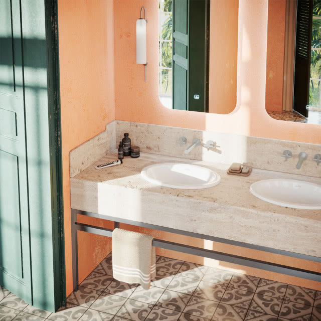 dwie umywalki wpuszczone w blat, prostokątne lustra, blat z marmuru, ręcznik, kinkiety, drzwi