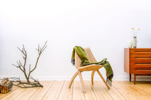 Krzesło Lotos zaprojektowane przez Romualda Ferensa