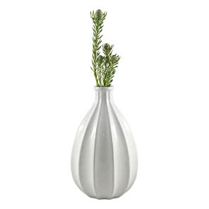 Biały wazon ceramiczny