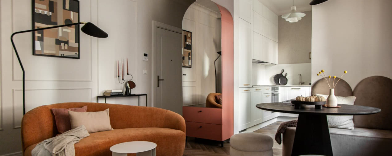 Modernistyczna kawalerka w warszawskiej kamienicy