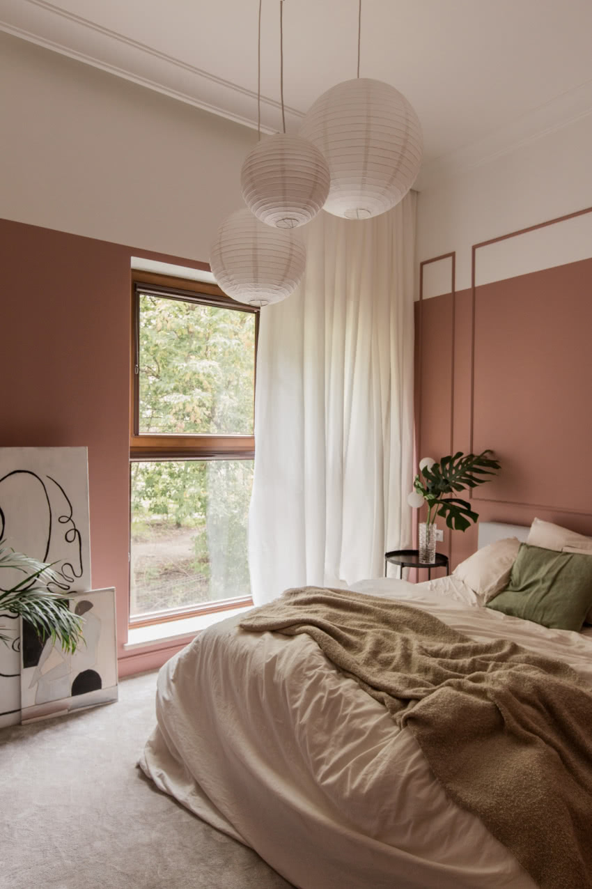 W sypialni klasyka
ma pastelowe oblicze,...