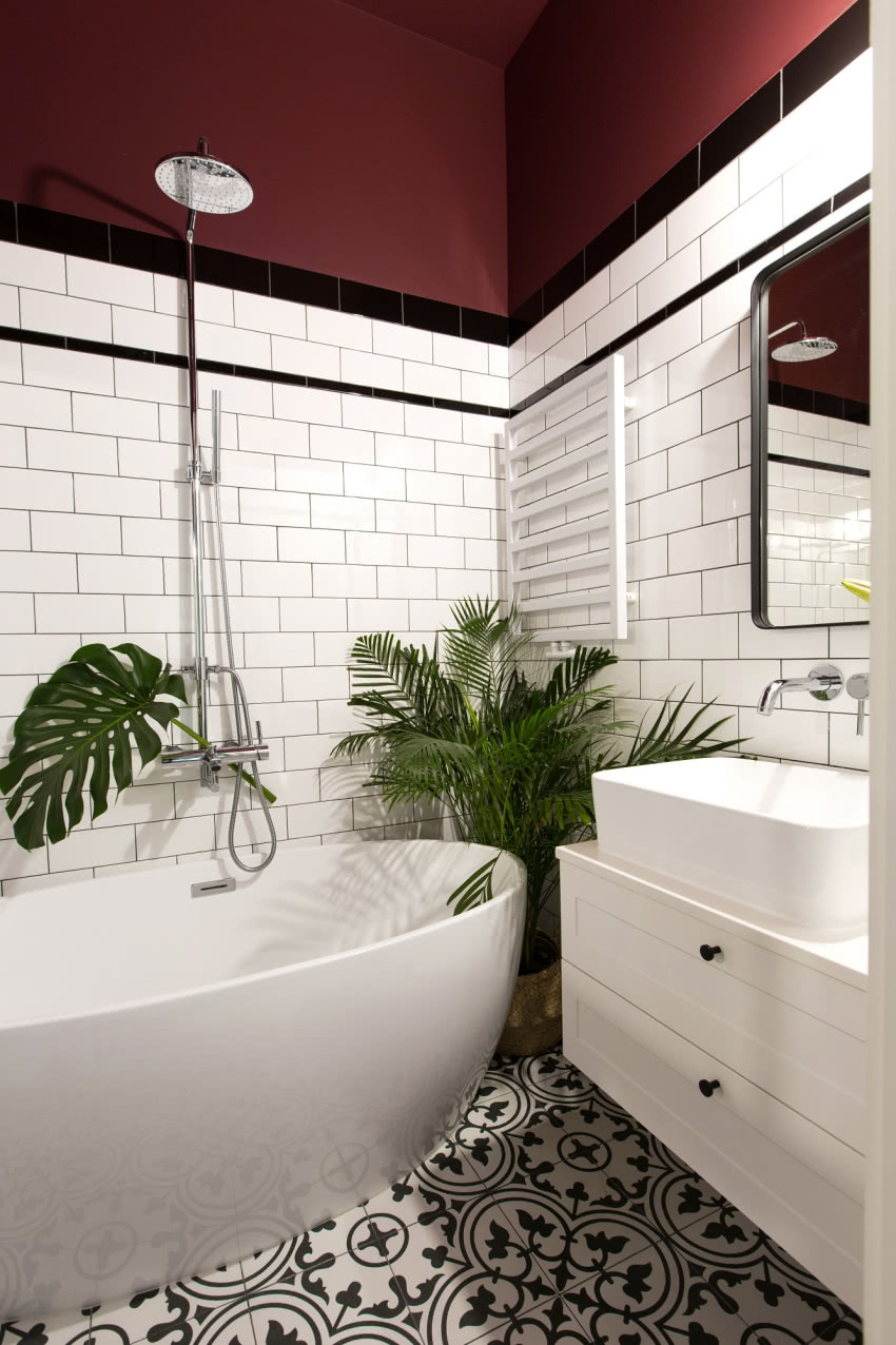 W łazience postawiono na uniwersalne połączenie...