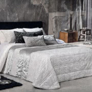 Szafka nocna Botero, dostępna w różnych...