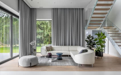 Dom otwarty. Weekendowa willa nad rozlewiskiem Narwi