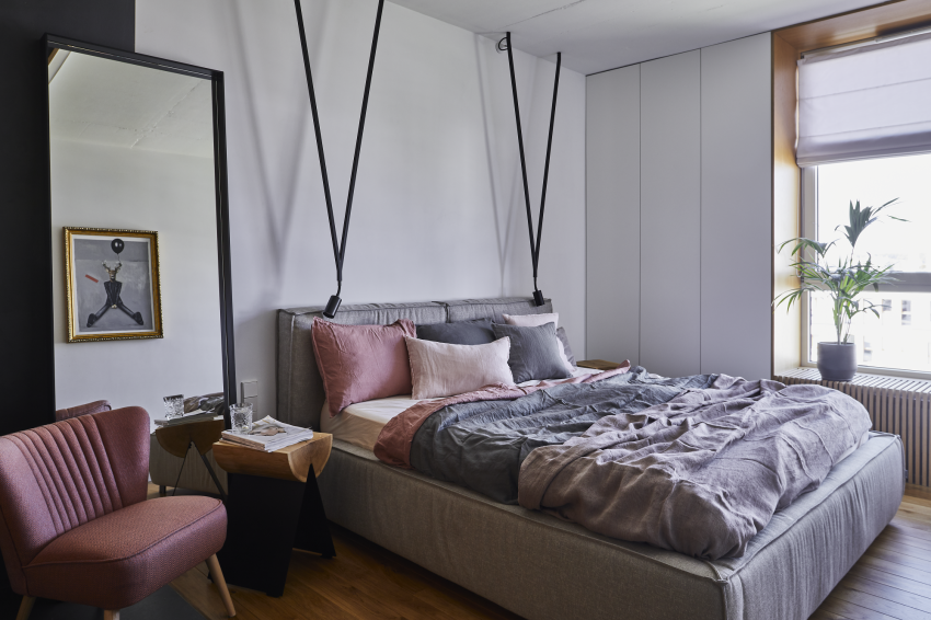 W sypialni nie zabrakło elementów stylu...