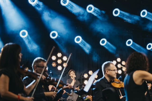 Koncert muzyki klasycznej z udziałem wokalisty i orkiestry podczas festiwalu Break in Classic 2026.