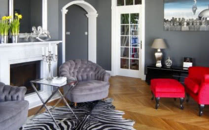 Styl angielski + surrealizm - przepis na teatralne wnętrze