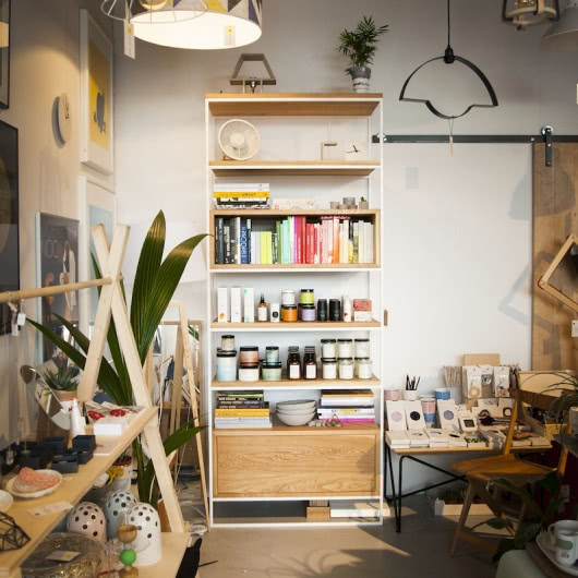 Regał ANALOG dąb, stal, autor: Szyszka Design 