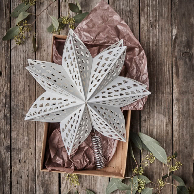 biała gwiazda w pudełku