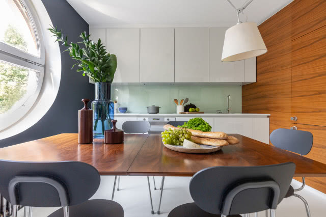 Nowoczesny, biały loft na Sadybie