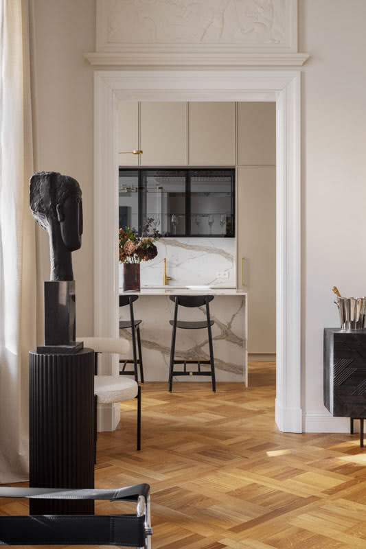 Odlew rzeźby z brązu Amedeo Modiglianiego „Dziewczyna z grzywką”